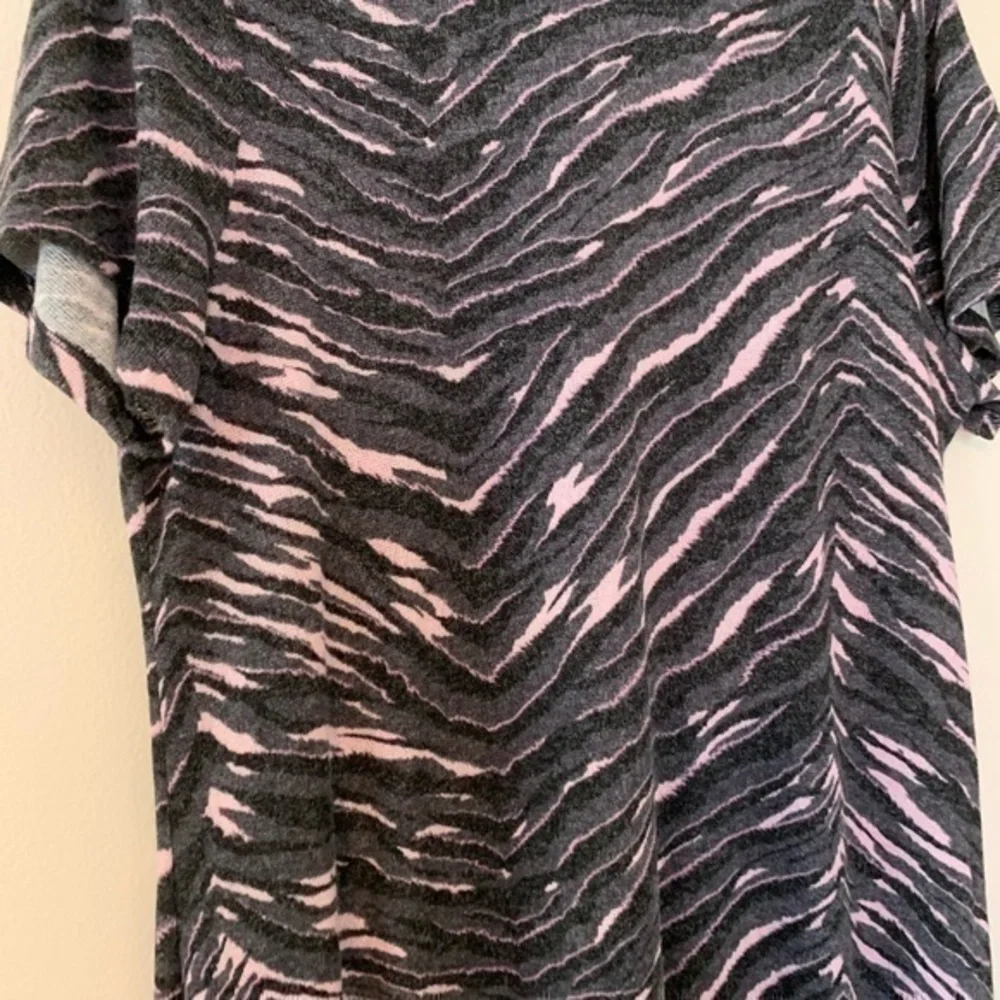 NWT Torrid size 2 pink and gray zebra dress